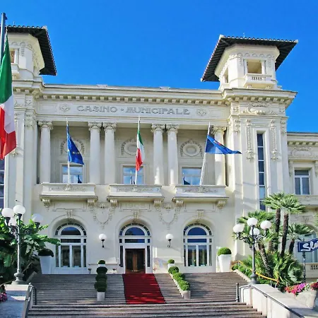 Locazione Turistica Glicine Lejlighed *
